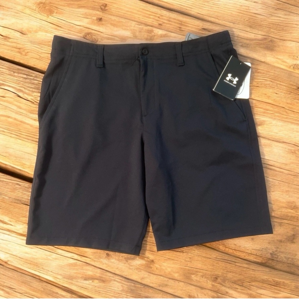 Under Armour Boys Black Performance Shorts – NWT – Size XL – Lightweight Stretch